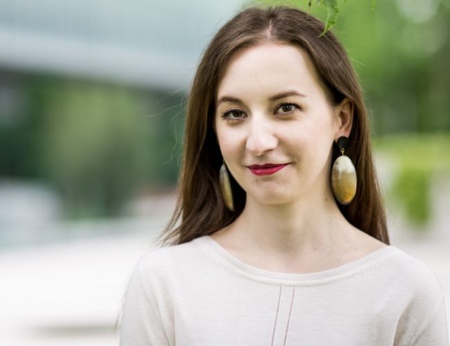 Pro řadu současných dědečků je prarodičovství možnost se do péče o dítě konečně zapojit, říká socioložka