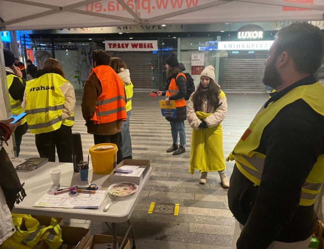 Pomáhání ukrajinským uprchlíkům na hlavním nádraží? Psychicky náročné a emotivní, říká dobrovolník