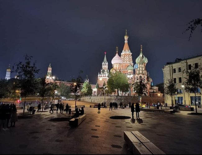 Desetitisíce Rusů opouštějí své domovy. Bojí se, co přijde dál