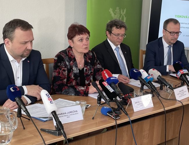 Na kotlíkové dotace dosáhnou i lidé s nízkými příjmy. Sníží to závislost na ruském plynu, říká Greenpeace