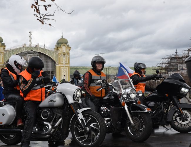 Foto: Oslavná jízda na Hrad