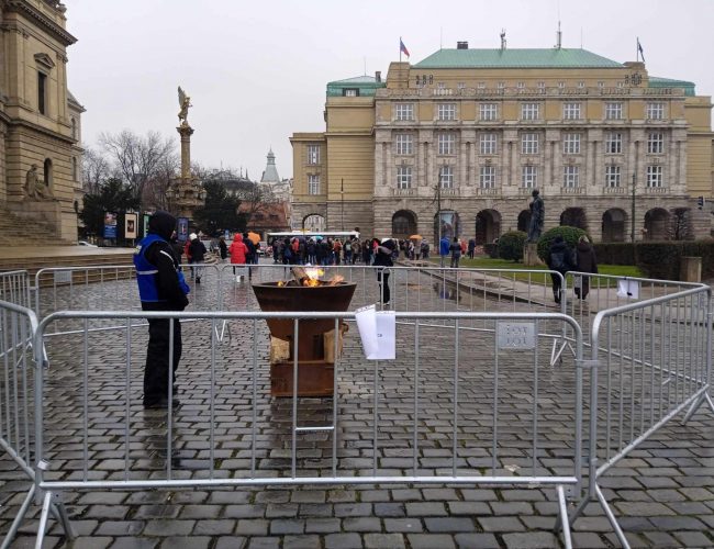 Vzdělávací kurzy jsou efektivnější než kontrolní rámy, říká bezpečnostní poradce Univerzity Karlovy