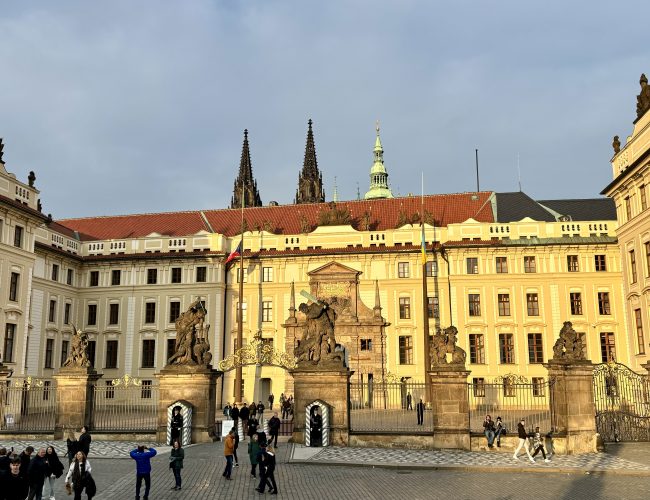 Pražský hrad se otevřel veřejnosti. Lidé ho vzali útokem