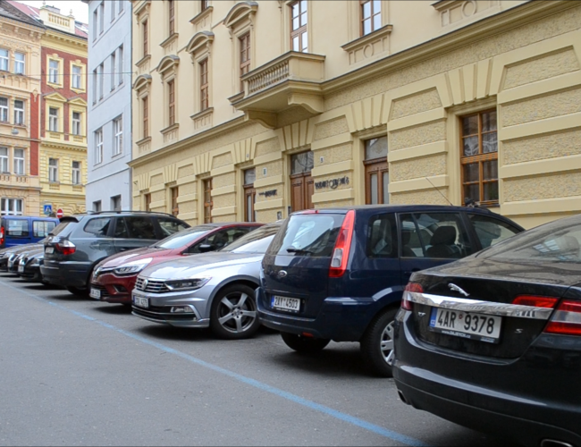 Změny v parkování se odkládají. Hřib nedorazil na sněm starostů