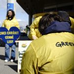 Aktivisté kritizují výrobce nábytku IKEA kvůli ničení starých lesů. Dřevo z chráněných lesů nepřijímáme, brání se firma