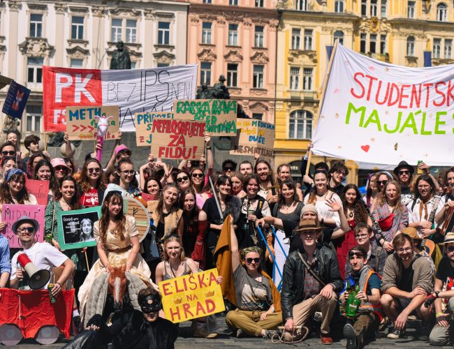 Na Studentském Majálesu vládla královna z Fakulty sociálních věd