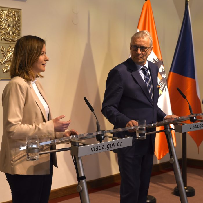 Rakouská ministryně pro Evropu: Ekonomické vztahy s Českem jsou výjimečné  