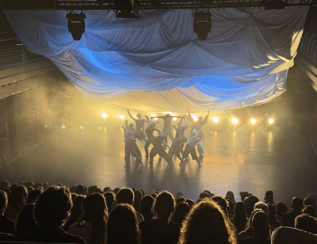 Mladí tanečníci představili choreografii o dospívání, ukazuje chaos a touhu po svobodě