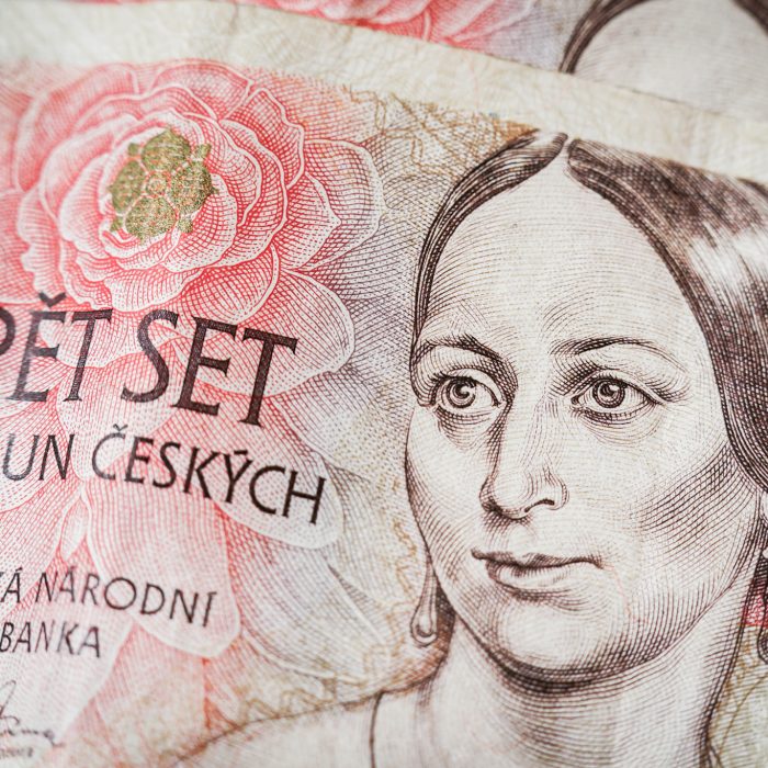 Ministerstvo se rostoucího dluhu neobává. Ve čtvrtletní zprávě mluví o úspěších, ale rychle utrácí