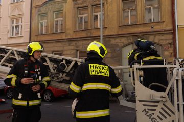 Opuštěný dům v Holešovicích posloužil k výcviku hasičů. Podobných prostor potřebují víc