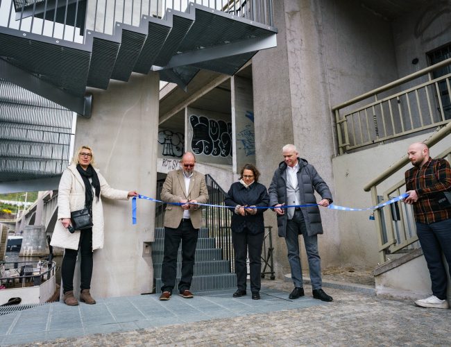 Štefánikův most dostal nové schodiště, propojí most s náplavkou