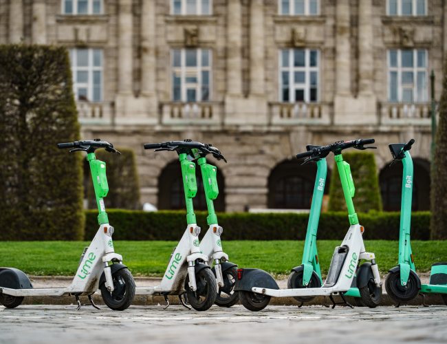 Aj jazda na elektrokolobežke má svoje pravidlá. Policajti ich preveria tento víkend