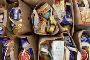 Potravinové banky pomáhají statisícům lidí ročně. Plánují i výdejní boxy