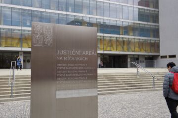 Soud ohledně Dozimetru pokračuje, vyslýchán byl ředitel dopravního podniku