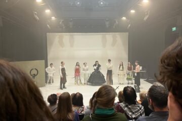 Změť jazyků a těl. DAMU představí dadaistickou inscenaci