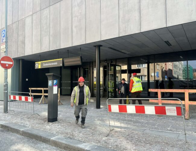 Stanice Českomoravská se znovu otevírá, návštěvníkům zjednoduší cestu na MS v krasobruslení