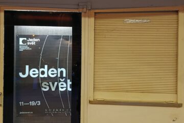 Jeden svět jako festival bez bariér. Nabízí filmy i pro nevidomé a neslyšící
