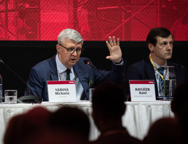 Stavební zákon tlačíme buldozerem, míní Havlíček. Podle opozice je návrh neúplný