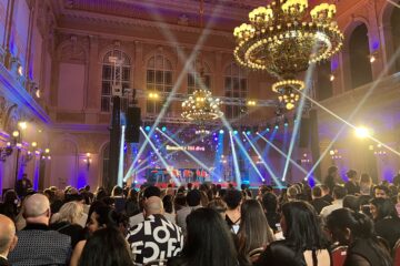 Romové v říši divů: Galavečer na Žofíně zakončil národní oslavy romské hrdosti a kultury