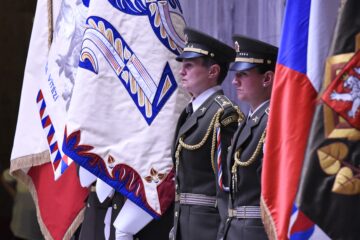 Česká armáda má 20 nových plukovníků, dalších 57 lidí obdrželo armádní vyznamenání