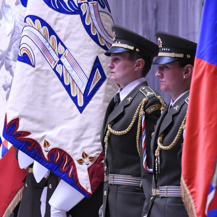 Česká armáda má 20 nových plukovníků, dalších 57 lidí obdrželo armádní vyznamenání